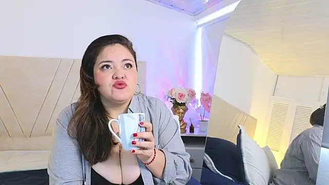 NatashaBlade  online show from 11/26/25, 11:44