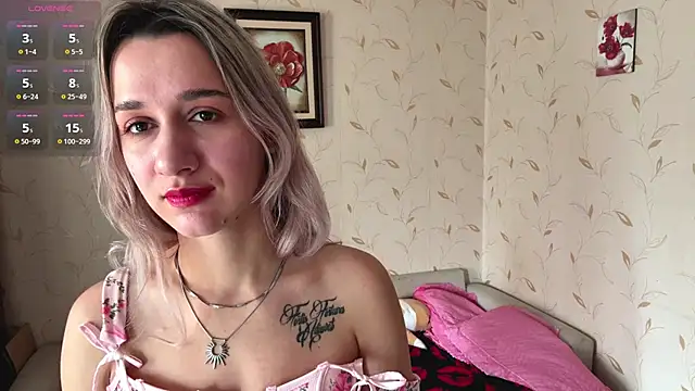 Snapshot of Auroragin chatting on 11/29/25, 09:12 Auroragin online show from 11/29/25, 09:12