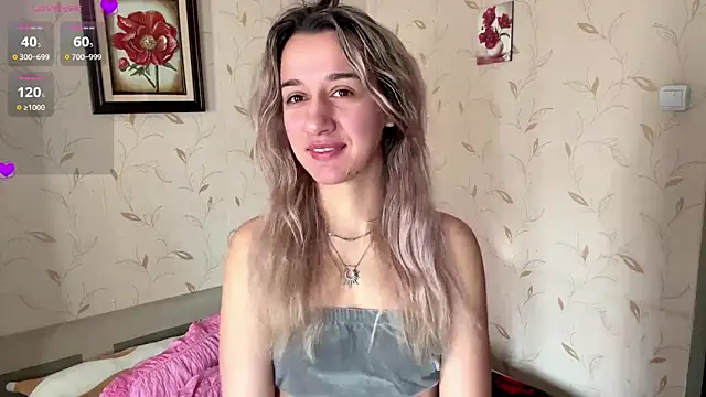 Snapshot of Auroragin chatting on 12/14/25, 09:14 Auroragin online show from 12/14/25, 09:14