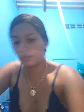 Snapshot of lapicarona18 chatting on 11/18/25, 02:17 lapicarona18 online show from 11/18/25, 02:17