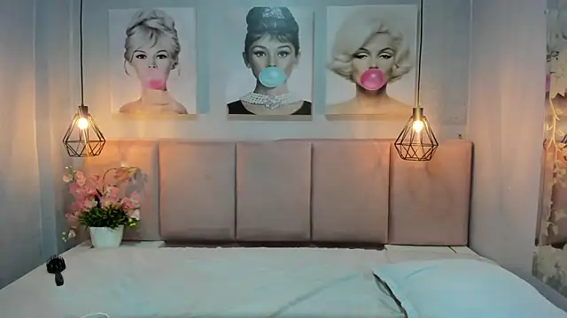 sensual skinny online show from 11/25/25, 10:04