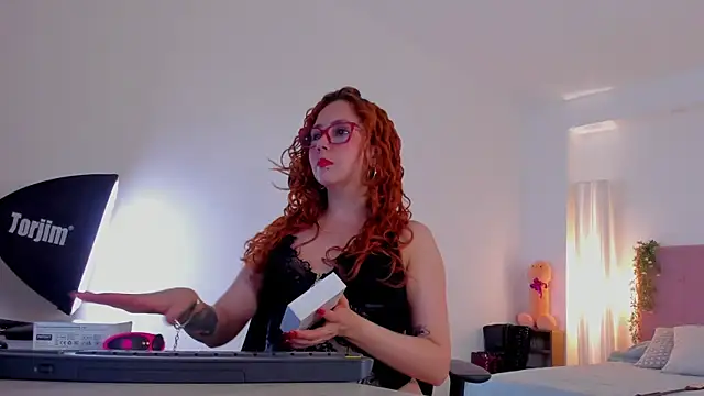MistressErza online show from 07/22/26, 07:49