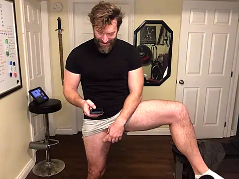 Snapshot of RockHammercock chatting on 11/17/25, 01:06 RockHammercock online show from 11/17/25, 01:06