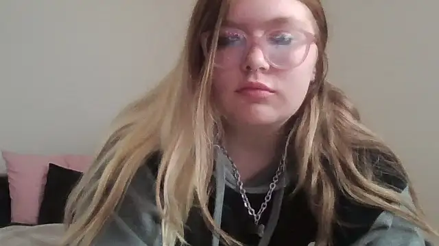 Snapshot of borderline_mutt chatting on 11/17/25, 07:19 borderline mutt online show from 11/17/25, 07:19