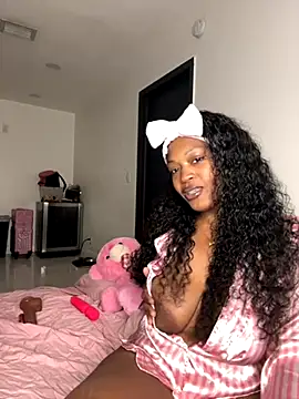 Snapshot of PrincessDreamm chatting on 11/25/25, 12:10 PrincessDreamm online show from 11/25/25, 12:10