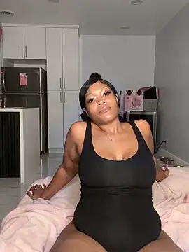 Snapshot of PrincessDreamm chatting on 02/17/26, 11:55 PrincessDreamm online show from 02/17/26, 11:55