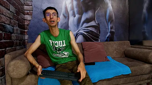 ZyroNight online show from 11/06/25, 07:48