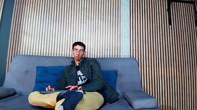 ZyroNight online show from 11/30/25, 01:09