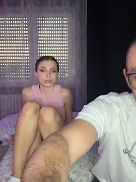 Snapshot of ares7ciao chatting on 11/17/25, 03:29 ares7ciao online show from 11/17/25, 03:29