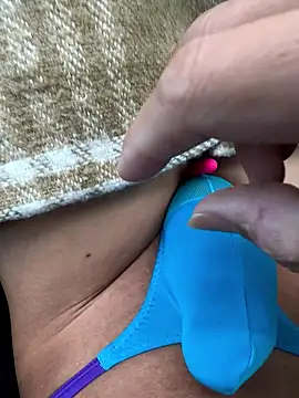 Snapshot of aacouple chatting on 11/27/25, 10:34 aacouple online show from 11/27/25, 10:34