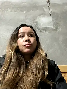 thu-cuoi online show from 12/17/25, 01:44