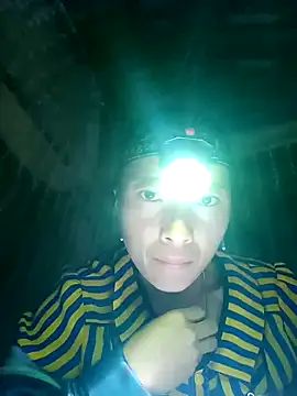 oanh-oanhbay online show from 11/20/25, 12:05