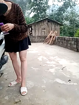 oanh-oanhbay online show from 12/16/25, 12:15