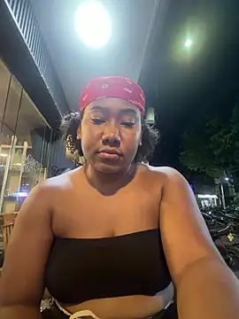 Snapshot of suryth23 chatting on 11/10/25, 04:55 suryth23 online show from 11/10/25, 04:55