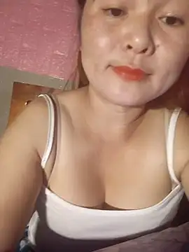 Panda-white online show from 11/08/25, 01:11