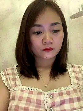 Snapshot of Bana-gibee chatting on 12/02/25, 05:41 Bana-gibee online show from 12/02/25, 05:41