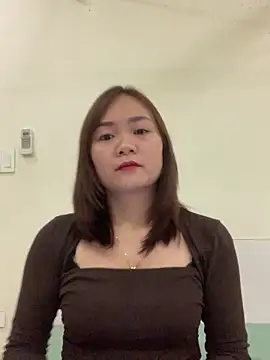 Snapshot of Bana-gibee chatting on 12/14/25, 07:36 Bana-gibee online show from 12/14/25, 07:36