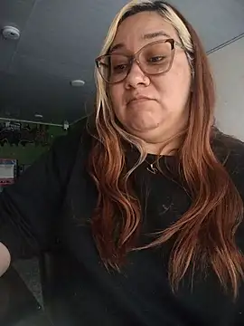 Snapshot of sharon-D chatting on 11/12/25, 09:36 sharon-D online show from 11/12/25, 09:36