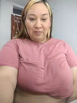 Snapshot of sharon-D chatting on 11/19/25, 02:55 sharon-D online show from 11/19/25, 02:55