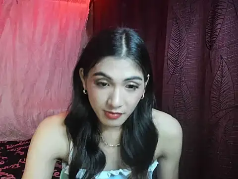 Snapshot of ursexykittykat_xx chatting on 11/17/25, 05:30 ursexykittykat xx online show from 11/17/25, 05:30