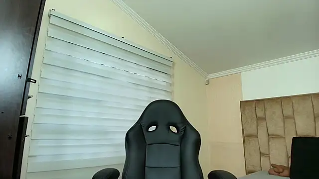 Snapshot of BeatrizSchmidt chatting on 11/21/25, 10:58 BeatrizSchmidt online show from 11/21/25, 10:58