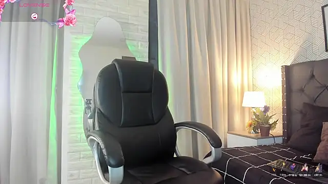 Snapshot of valentina__desire chatting on 11/13/25, 12:26 valentina desire online show from 11/13/25, 12:26