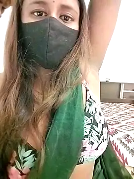 LoveLy-Soneya online show from 11/24/25, 03:45