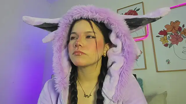 Snapshot of violettabond chatting on 11/26/25, 11:11 violettabond online show from 11/26/25, 11:11