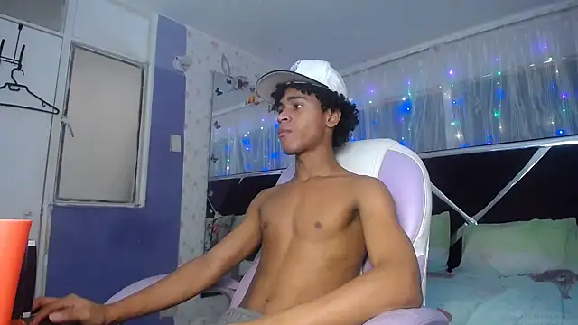 Santy bigcock 01 online show from 05/19/26, 04:57