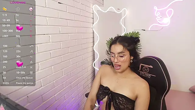 PEACHY TAY online show from 12/01/25, 11:59