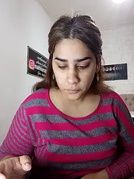nahiarabiel33 online show from 04/28/26, 05:18