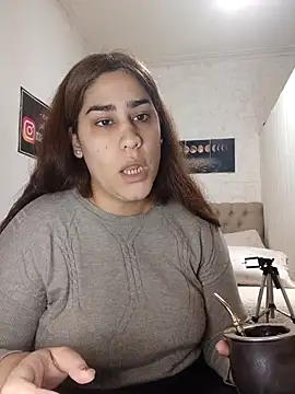 nahiarabiel33 online show from 06/15/26, 07:05