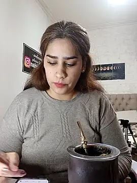 nahiarabiel33 online show from 07/31/26, 03:44
