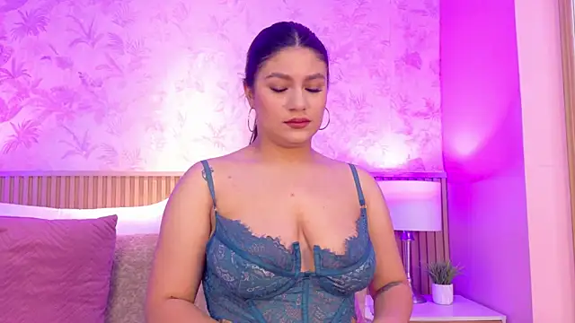 ValeriaMonet online show from 05/18/26, 01:39