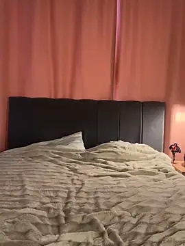 Snapshot of Meow_mere chatting on 11/13/25, 11:31 Meow mere online show from 11/13/25, 11:31