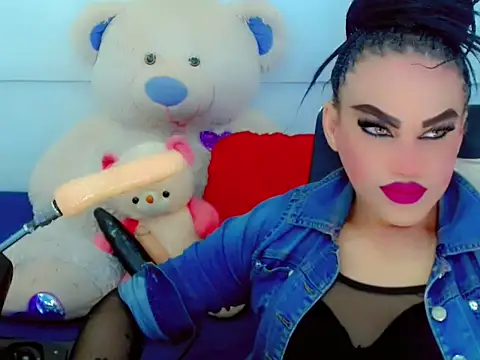 Snapshot of NharaBigCock chatting on 12/15/25, 04:11 NharaBigCock online show from 12/15/25, 04:11