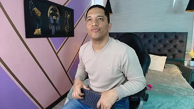 Kai santos  online show from 11/06/25, 10:21