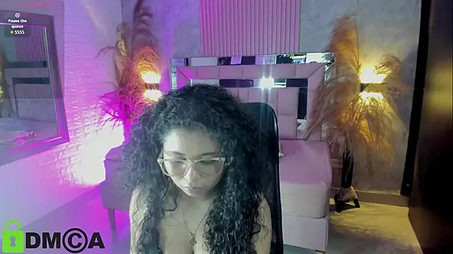 Snapshot of griselle_rousse chatting on 11/22/25, 05:01 griselle rousse online show from 11/22/25, 05:01