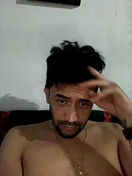 Snapshot of julian27ruiz chatting on 11/04/25, 10:53 julian27ruiz online show from 11/04/25, 10:53