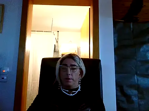 AgnesCross39 online show from 11/14/25, 08:02