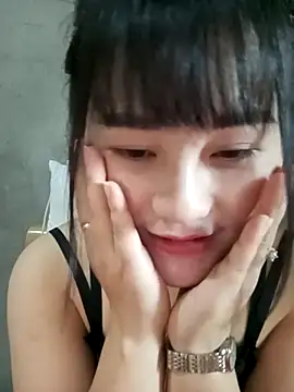 Snapshot of Anngela_18 chatting on 11/14/25, 01:37 Anngela 18 online show from 11/14/25, 01:37