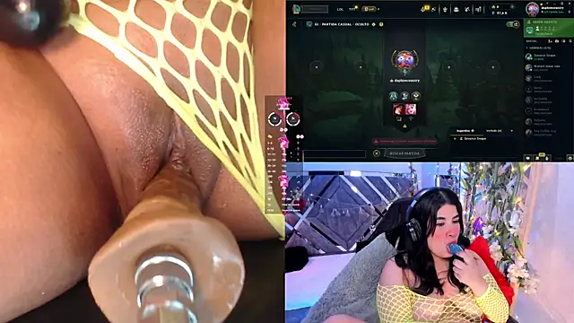 Snapshot of DaphneContry chatting on 03/22/26, 04:27 DaphneContry online show from 03/22/26, 04:27