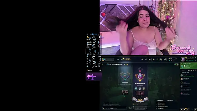 Snapshot of DaphneContry chatting on 05/16/26, 10:36 DaphneContry online show from 05/16/26, 10:36
