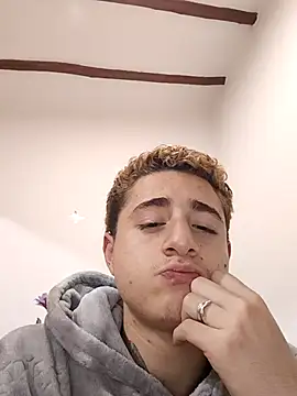 Snapshot of minervaystiven chatting on 11/13/25, 05:17 minervaystiven online show from 11/13/25, 05:17