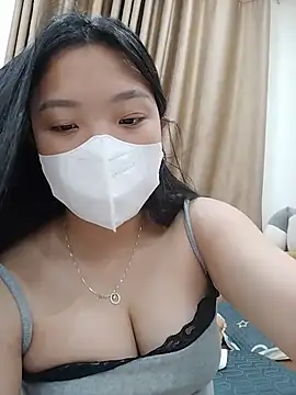 linh-xinh18 online show from 07/13/26, 01:47