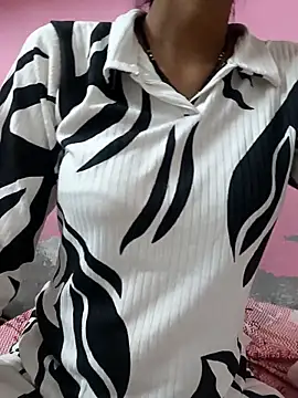 Snapshot of deewane-ki_deewaniyat chatting on 11/08/25, 04:34 deewane-ki deewaniyat online show from 11/08/25, 04:34