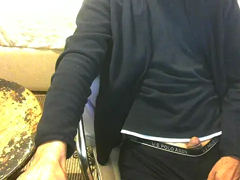 Snapshot of ellsaBunny chatting on 11/25/25, 03:23 ellsaBunny online show from 11/25/25, 03:23