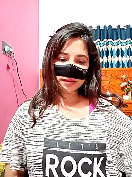 Snapshot of Nishi-3 chatting on 12/14/25, 04:56 Nishi-3 online show from 12/14/25, 04:56