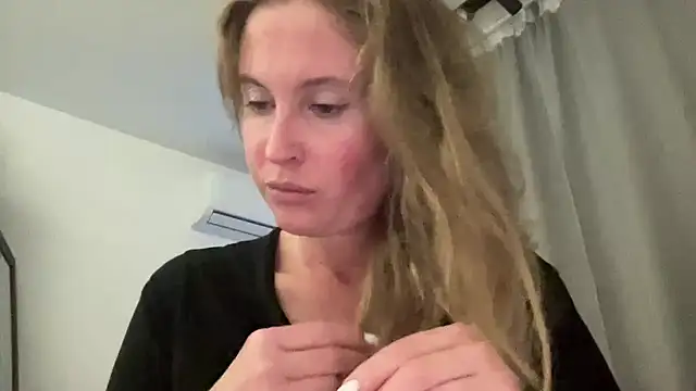 Snapshot of Ameli8 chatting on 11/14/25, 05:44 Ameli8 online show from 11/14/25, 05:44