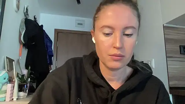 Snapshot of Ameli8 chatting on 11/29/25, 09:56 Ameli8 online show from 11/29/25, 09:56